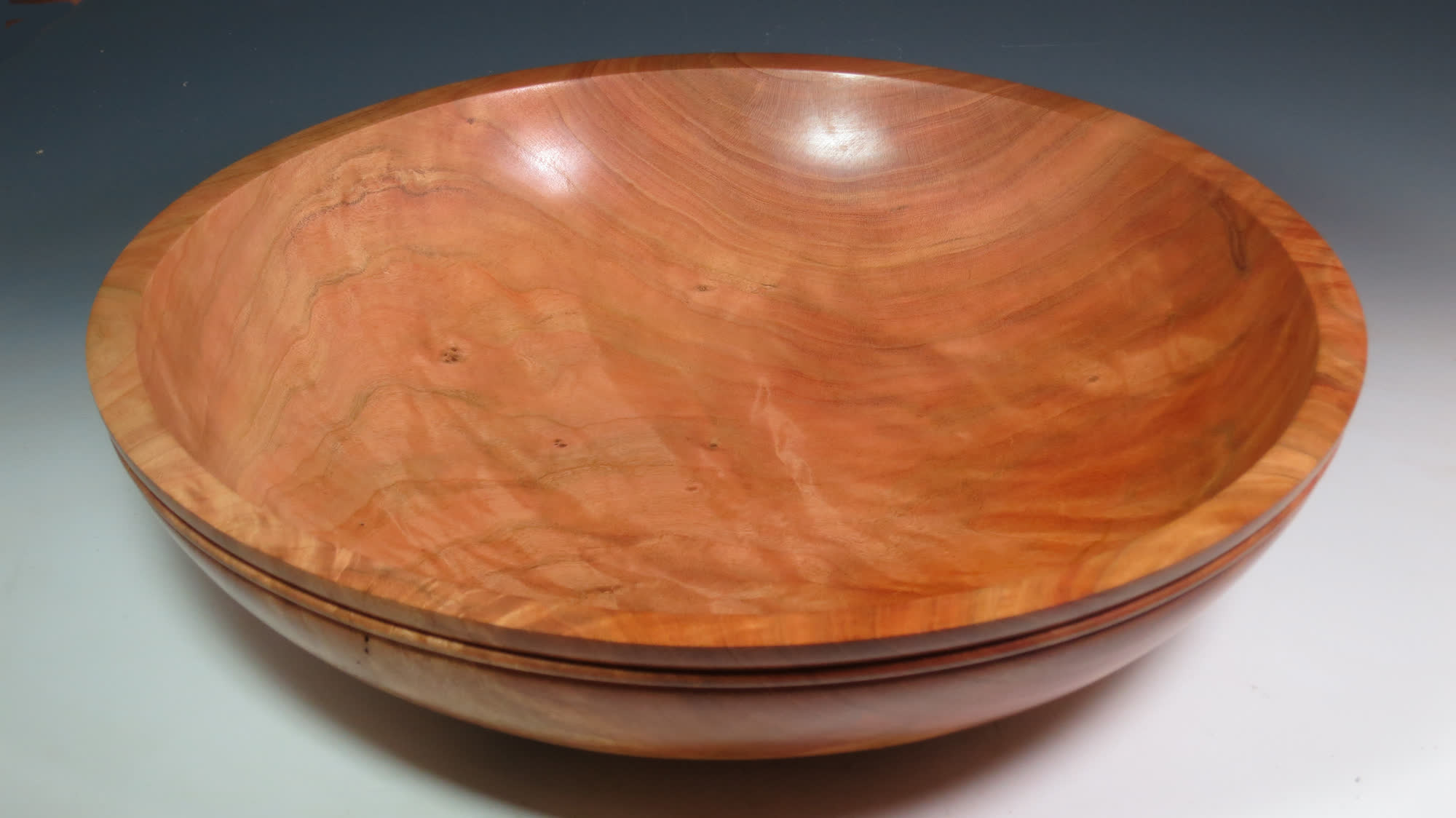 Large Florida Cherry Fruit and Salad Bowl (B1039)